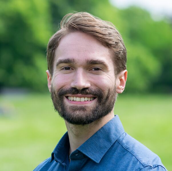 Datei:Portait-2 FK Regensburg cropped 3.jpg